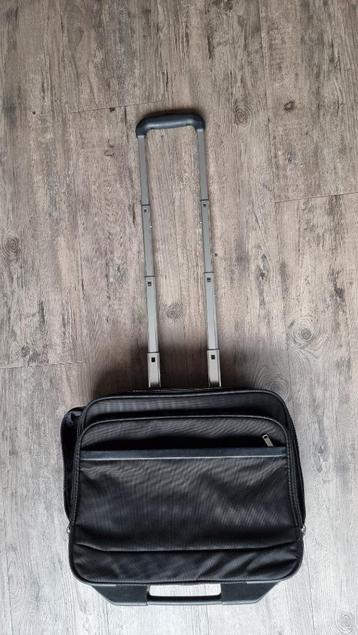 piloten trolley beschikbaar voor biedingen