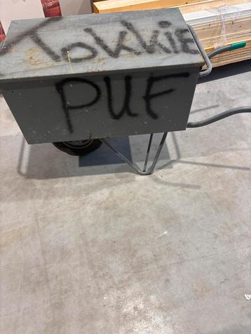 Gereedschap kruiwagen beschikbaar voor biedingen