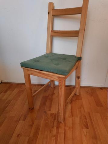 4 IKEA IVAR stoelen met kussens (roze & groen) - afbeelding 1