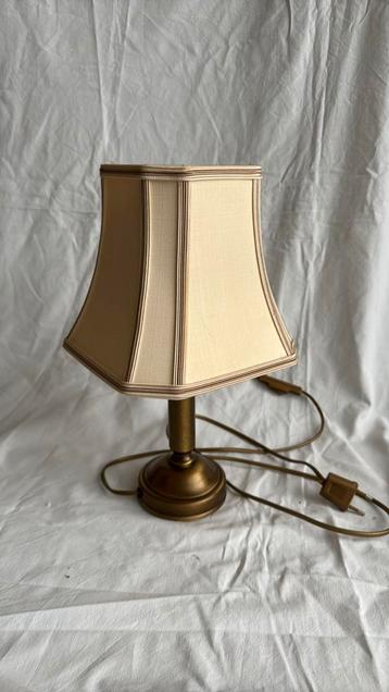 Vintage tafellamp beschikbaar voor biedingen