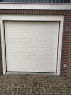 Te koop witte garagedeur + toebehoren, Doe-het-zelf en Verbouw, Deuren en Horren, Ophalen, Gebruikt, Garagedeur, Metaal