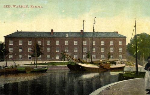 Leeuwarden. Kazerne. - boot - ongelopen, Verzamelen, Ansichtkaarten | Nederland, Ongelopen, Friesland, 1920 tot 1940, Verzenden