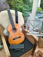 Akoestische gitaar en incl. voetsteun en bladmuziek standaar, Ophalen, Zo goed als nieuw, Klassieke of Spaanse gitaar