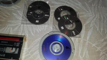 Mini DVD Maxell en Video.8 Tape  beschikbaar voor biedingen