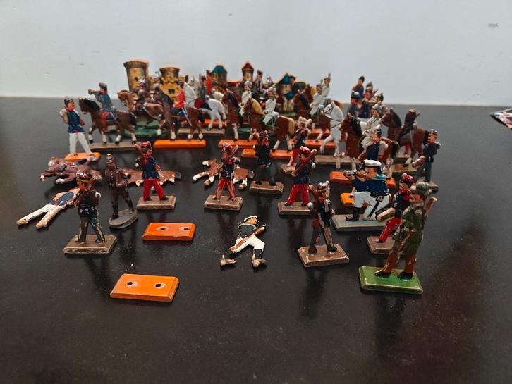 41 antieke houten soldaatjes en houten 'huisjes', Antiek en Kunst, Antiek | Speelgoed, Ophalen of Verzenden