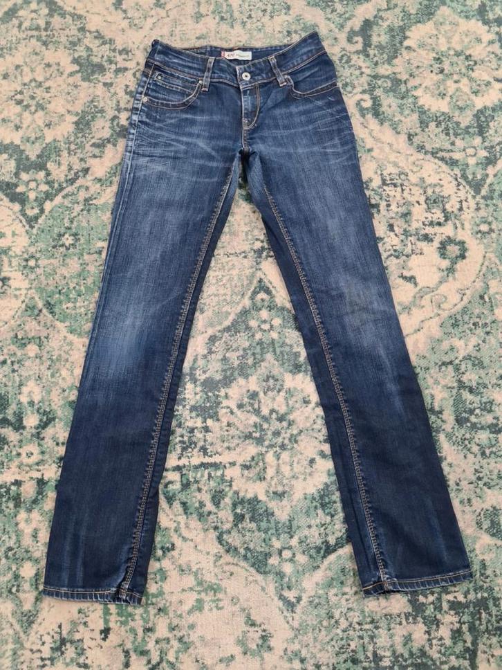 Levi’s 470 straight fit W27 L32 WMN Tulsi2732 Blauw, Kleding | Dames, Spijkerbroeken en Jeans, Zo goed als nieuw, W27 (confectie 34) of kleiner