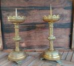 Twee gelijke antieke messing kandelaars op leeuwenpootjes, Antiek en Kunst, Antiek | Kandelaars, Ophalen of Verzenden, Koper of Brons