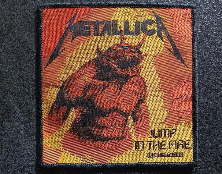 Metallica zeer mooie  jump in the fire 2017 patch 148, Verzamelen, Muziek, Artiesten en Beroemdheden, Nieuw, Kleding, Verzenden
