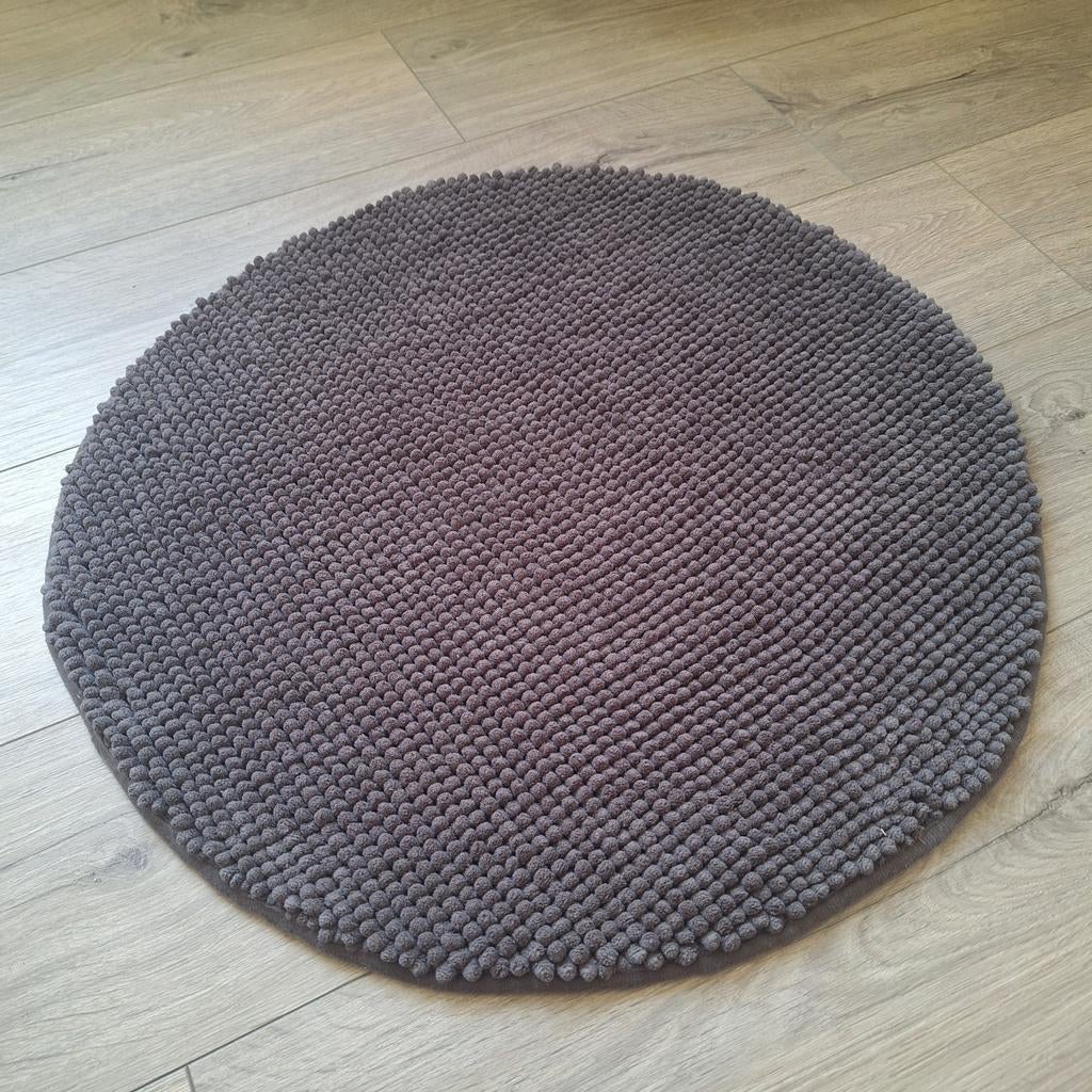 Jysk Fagersta ronde grijze badmat 60 cm., Huis en Inrichting, Badkamer | Badtextiel en Accessoires, Ophalen of Verzenden, Zo goed als nieuw