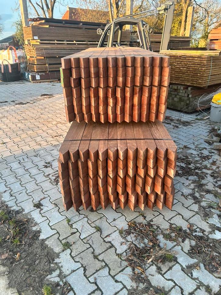 Hardhouten paal 80x80 mm gepunt 8 x 8 cm, Tuin en Terras, Palen, Balken en Planken, Nieuw, Palen, 250 cm of meer, Hardhout, Ophalen of Verzenden