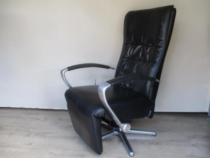 KEURIGE Prominent Cheri design relax fauteuil zwart leder, Huis en Inrichting, Fauteuils, Zo goed als nieuw, Leer, Metaal, Overige materialen