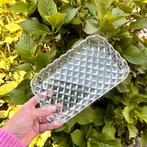 Cakeschaaltje glas glazen cake schaal relief glazen schaal, Huis en Inrichting, Keuken | Servies, Gebruikt, Ophalen of Verzenden