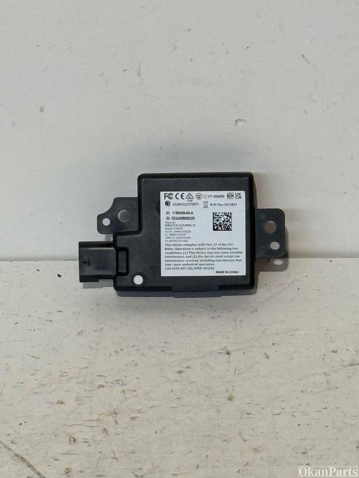 Tesla Model 3 Bluetooth module 1758309-50-A, Auto-onderdelen, Elektronica en Kabels, Gebruikt, Ophalen of Verzenden