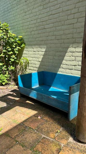 Kinder tuinbankje beschikbaar voor biedingen
