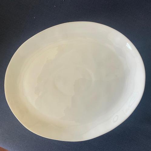 Pomax/4 ovale borden als nieuw, Huis en Inrichting, Keuken | Servies, Zo goed als nieuw, Bord(en), Overige stijlen, Porselein