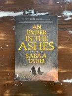 An ember in the ashes - ENG - Sabaa Tahir, Boeken, Ophalen of Verzenden, Gelezen