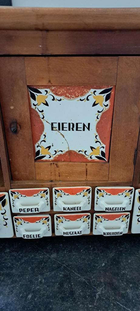 Oude Kruidenkast met Tegels, Antiek en Kunst, Antiek | Meubels | Kasten, Ophalen