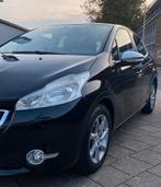 Peugeot 208 1.2 VTI 60KW 5-D 2-TR 2014 Zwart, Auto's, 1199 cc, Zwart, Origineel Nederlands, 24 km/l