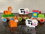Houten trein met dieren, Kinderen en Baby's, Speelgoed | Houten speelgoed, Ophalen of Verzenden, Gebruikt, Duw- of Trekspeelgoed