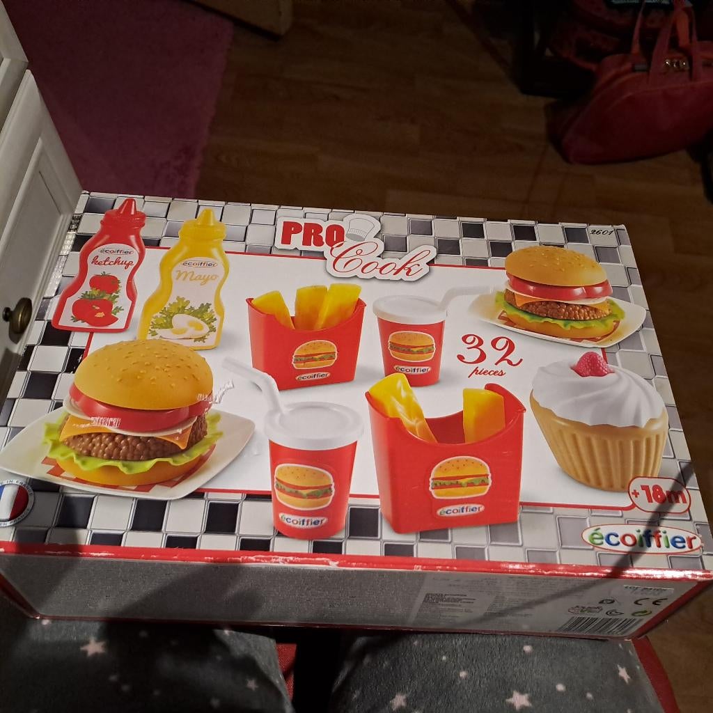 Hamburger set, Ophalen of Verzenden, Zo goed als nieuw, Kunststof, Speelkeuken-accessoire