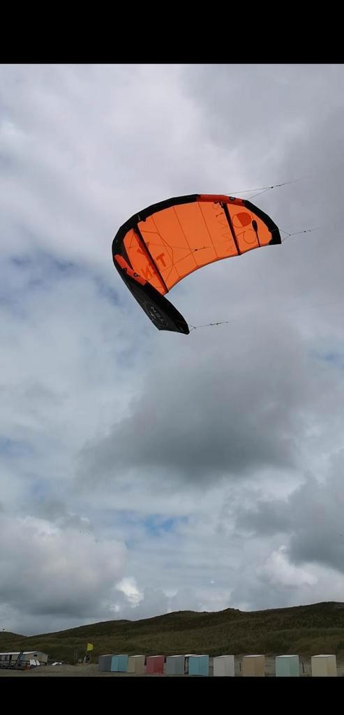 Ten pinna 5m2 type V1 compleet met bar, Watersport en Boten, Kitesurfen, Zo goed als nieuw, Geen board, Ophalen
