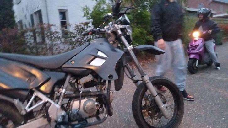 Skyteam 2010 schakelbrommer 70cc (4takt), Fietsen en Brommers, Minibikes, Midibikes en Pitbikes, Zo goed als nieuw, Overige typen