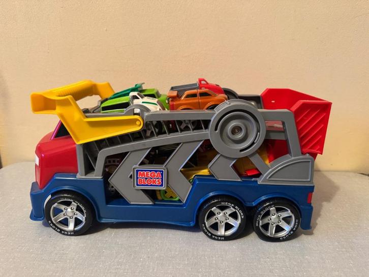 MEGABLOKS vrachtwagen met auto's MEGA BLOKS vrachtauto, Kinderen en Baby's, Speelgoed | Bouwstenen, Zo goed als nieuw, Megabloks