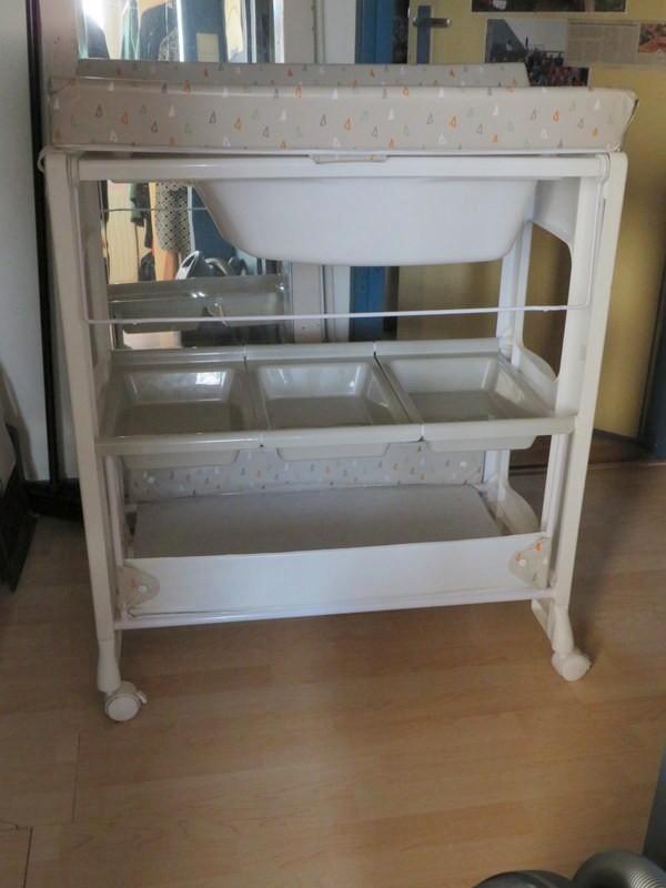 aankleedkussen/commode en badje, Kinderen en Baby's, Badjes en Verzorging, Zo goed als nieuw, Aankleedkussen, Ophalen