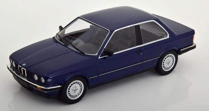 Minichamps 1:18 BMW 323i E30 Limousine 1982 donkerblauw., Hobby en Vrije tijd, Modelauto's | 1:18, Nieuw, Auto, MiniChamps, Ophalen of Verzenden