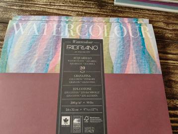 Aquarel papier diverse grote blokken  beschikbaar voor biedingen