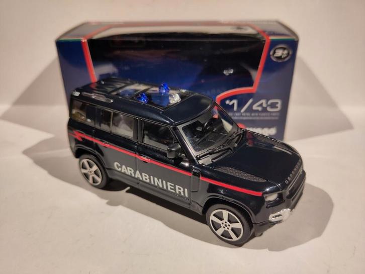 Bburago Land Rover New Defender 110 Carabinieri, Hobby en Vrije tijd, Modelauto's | 1:43, Zo goed als nieuw, Auto, Overige merken