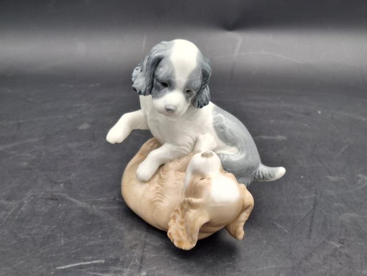 2 spelende hondjes LLADRO, NAO, Antiek en Kunst, Antiek | Porselein, Ophalen of Verzenden