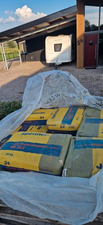 Metselcement 25kg - 14 zakken beschikbaar voor biedingen