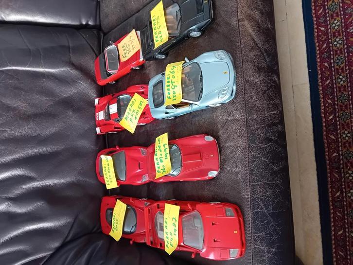 Ferrari 1:18 8 stuks, Hobby en Vrije tijd, Modelauto's | 1:18, Zo goed als nieuw, Bburago, Ophalen