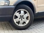 Volvo XC70 2.5T AWD AUT ComfortLine 2004 |Netjes|Thaak|Leder, Auto's, Volvo, Automaat, 1800 kg, Beige, XC70
