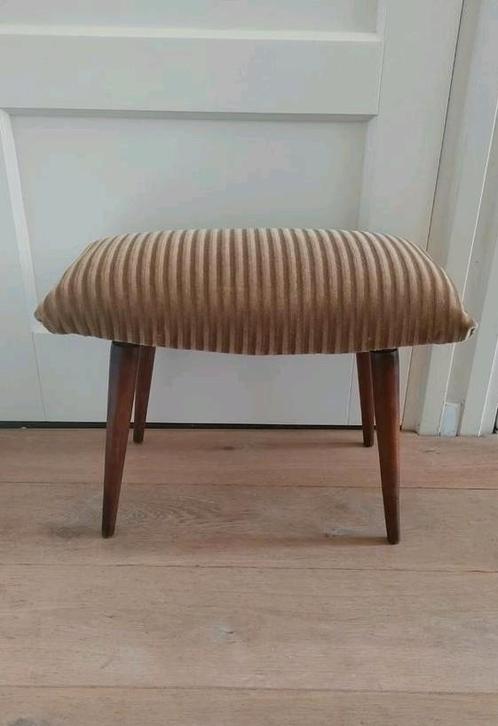 Vintage krukje voetenbank hocker kruk voetenbankje poef, Huis en Inrichting, Krukjes, Gebruikt, Hout, Ophalen of Verzenden