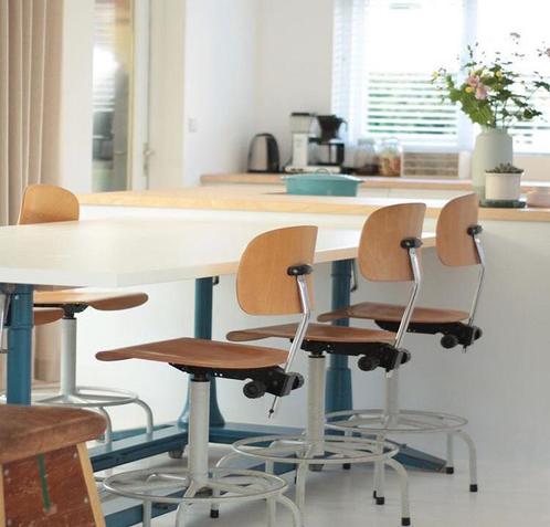 Geweldige eettafel turntoestel, Huis en Inrichting, Tafels | Eettafels, Gebruikt, 100 tot 150 cm, 200 cm of meer, Vijf personen of meer