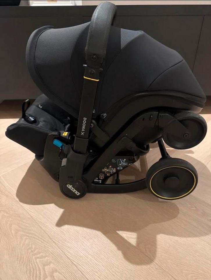 Doona X Nitro Black - Kinderwagen, Kinderen en Baby's, Kinderwagens en Combinaties, Zo goed als nieuw, Combiwagen, Overige merken