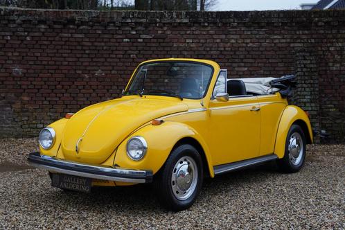 Volkswagen Beetle 1303 Cabriolet An eye-catching colour sche, Auto's, Oldtimers, Te koop, Open dak, Volkswagen, Benzine, Cabriolet