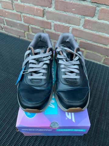 Skechers heren veterschoen, maat 42 EUR/8 UK, blauw/bruin beschikbaar voor biedingen