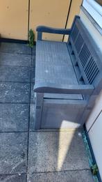 Bank voor de balkon, Ophalen