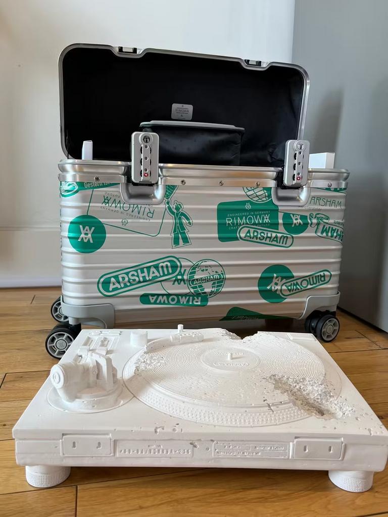 Rimowa Daniel Arsham Reiskoffer, Sieraden, Tassen en Uiterlijk, Koffers, Gebruikt, 50 tot 60 cm, Slot, Ophalen of Verzenden