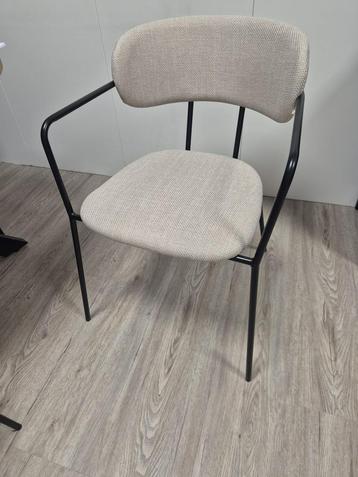 Eetkamerstoelen beige 4 stuks