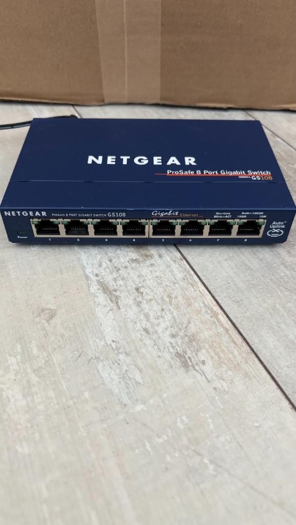 Netgear GS108 – 8-Poorts Gigabit Switch, Computers en Software, Netwerk switches, Gebruikt, Ophalen of Verzenden
