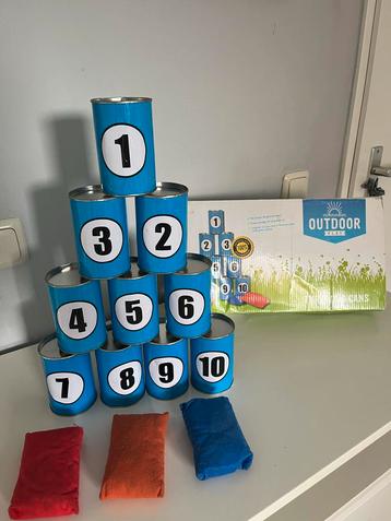 Blikken gooien spel - Outdoor Play beschikbaar voor biedingen