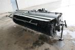 Sweepster veegmachine, Ophalen