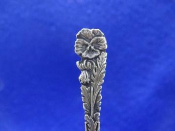 Gero Lepeltje: Viooltje  Bloemenlepeltje  beschikbaar voor biedingen