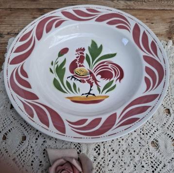 Oud diep bord, Boch met haan beschikbaar voor biedingen