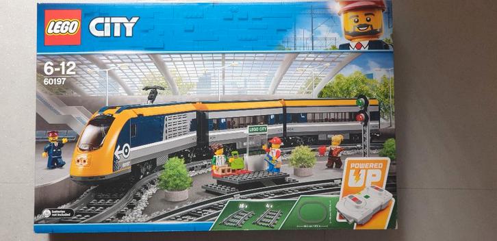 Lego 60197 gele city passagier trein nieuw in gesealde doos, Kinderen en Baby's, Speelgoed | Duplo en Lego, Nieuw, Ophalen
