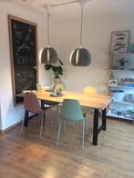 Moderne houten tafel JYSK met zwart metaal onderstels, Ophalen, Gebruikt, 50 tot 100 cm, Vier personen